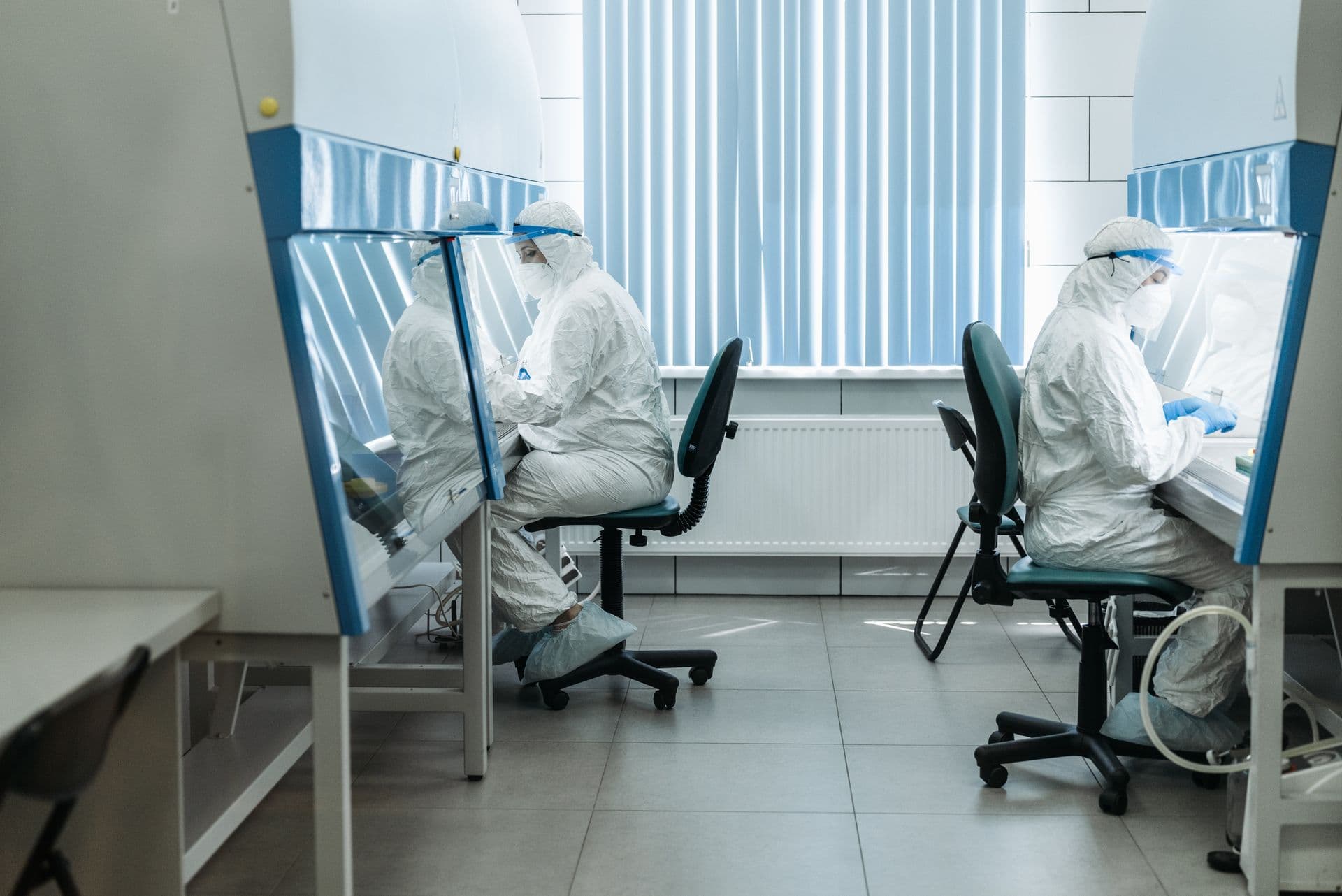 Osaka semiconductor and robotics cleanroom engineers